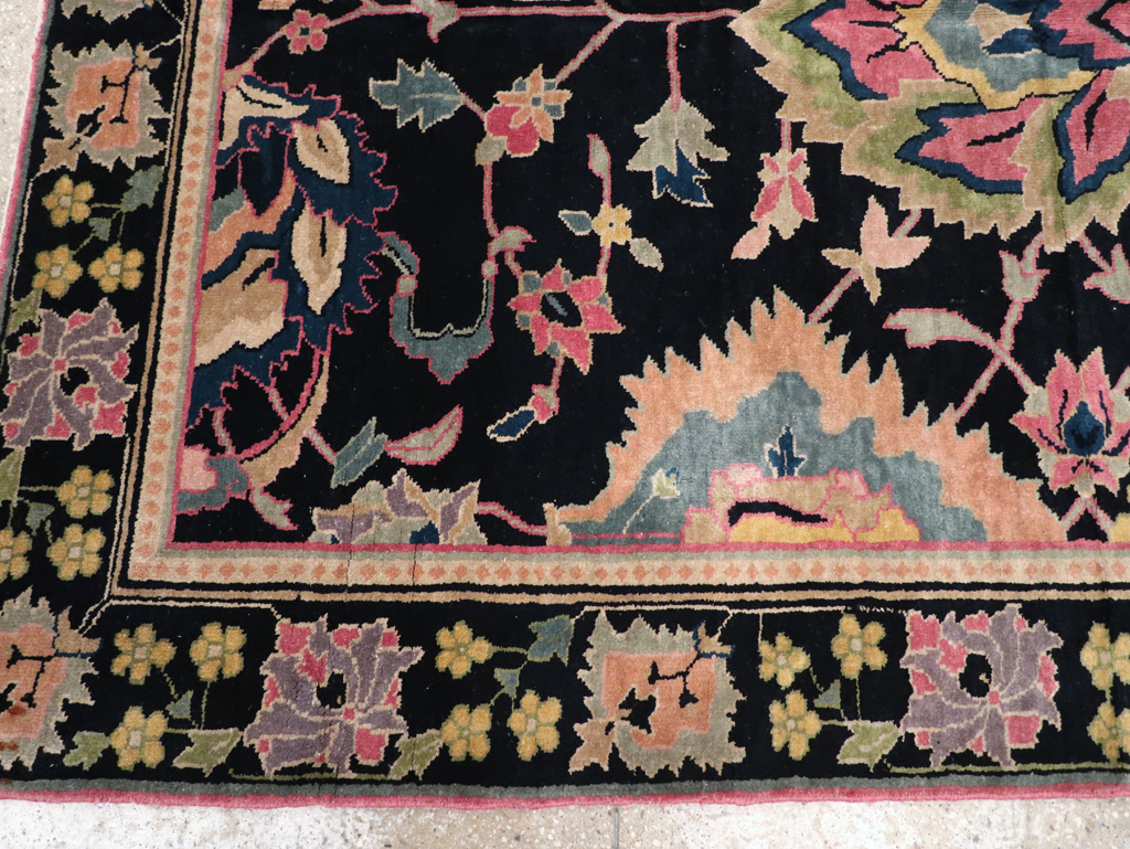 Vintage Indian Lahore Accent Rug, No.9049 - Galerie Shabab