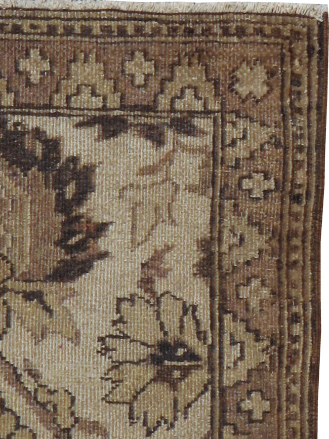 Antique Indian Agra Rug, No.9067 - Galerie Shabab