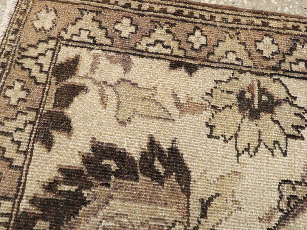 Antique Indian Agra Rug, No.9067 - Galerie Shabab