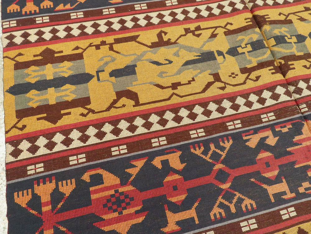 Vintage European Kilim Gallery Carpet, No.9108 - Galerie Shabab