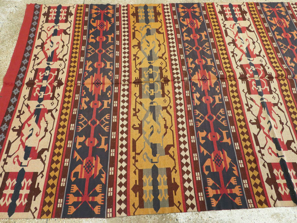 Vintage European Kilim Gallery Carpet, No.9108 - Galerie Shabab