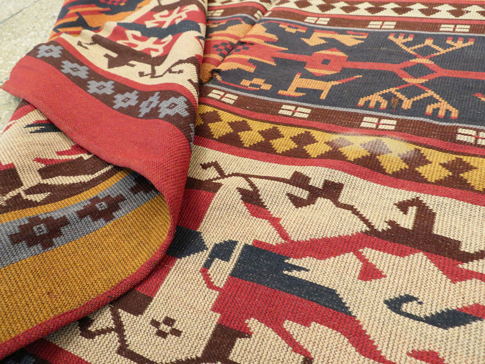 Vintage European Kilim Gallery Carpet, No.9108 - Galerie Shabab