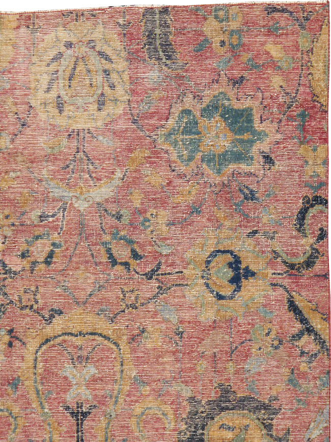 Antique Persian Isfahan Rug, No.9112 - Galerie Shabab