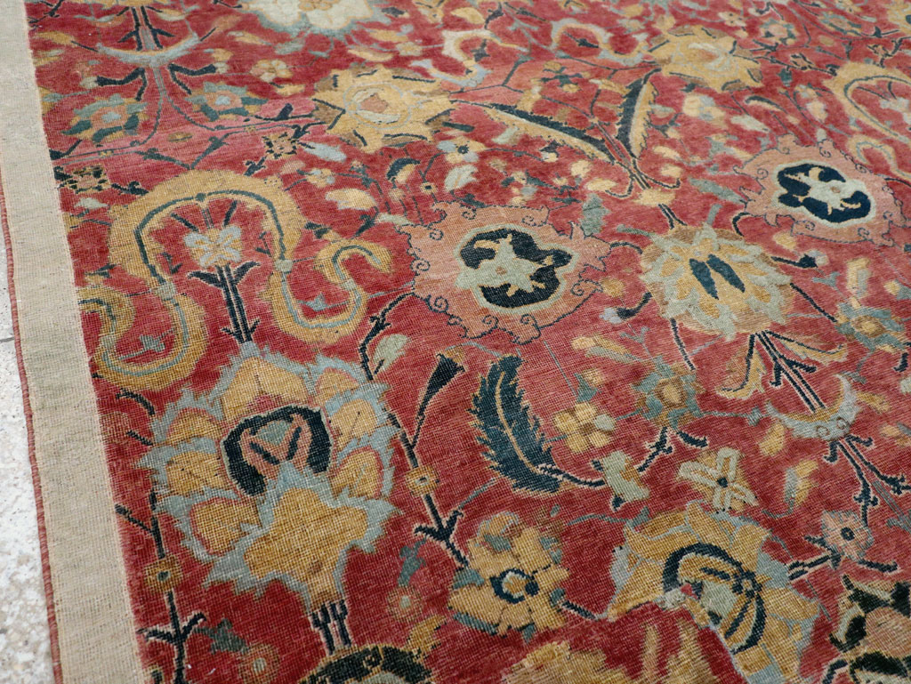 Antique Persian Isfahan Rug, No.9112 - Galerie Shabab