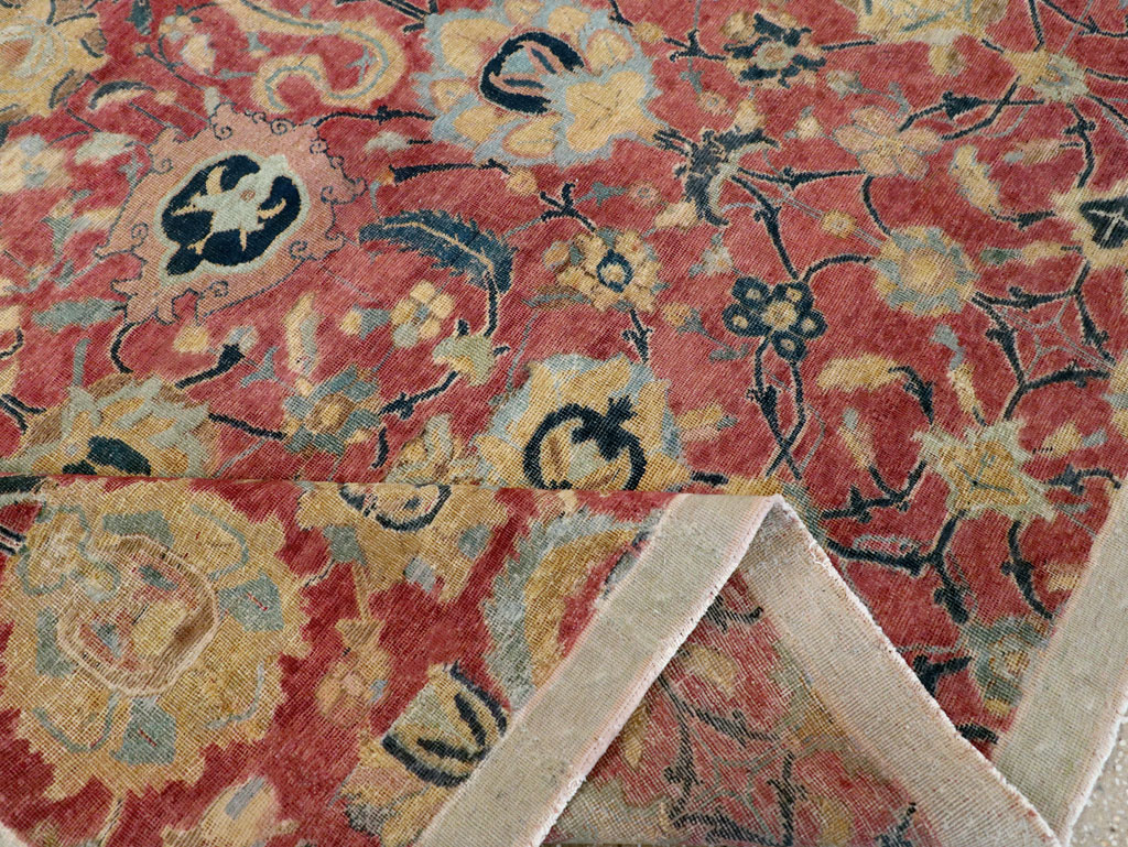 Antique Persian Isfahan Rug, No.9112 - Galerie Shabab