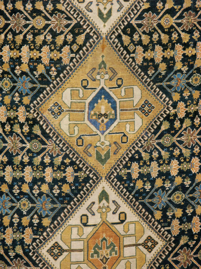 Antique Persian Shiraz Gallery Carpet, No.9147 - Galerie Shabab