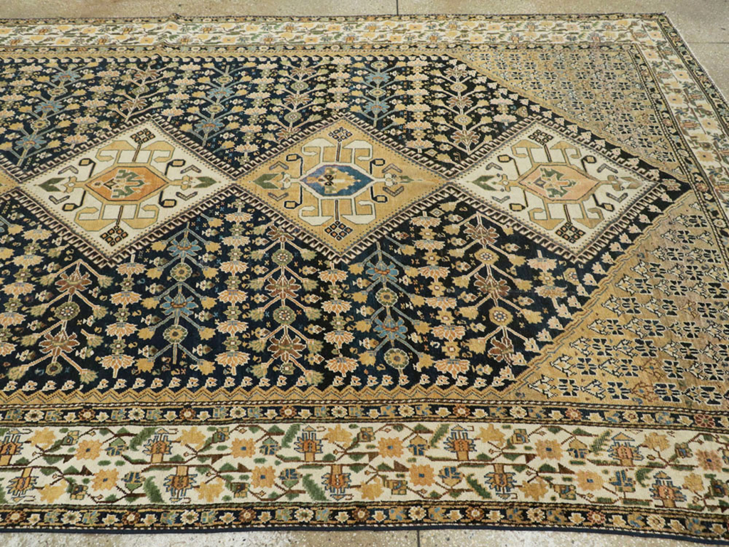 Antique Persian Shiraz Gallery Carpet, No.9147 - Galerie Shabab