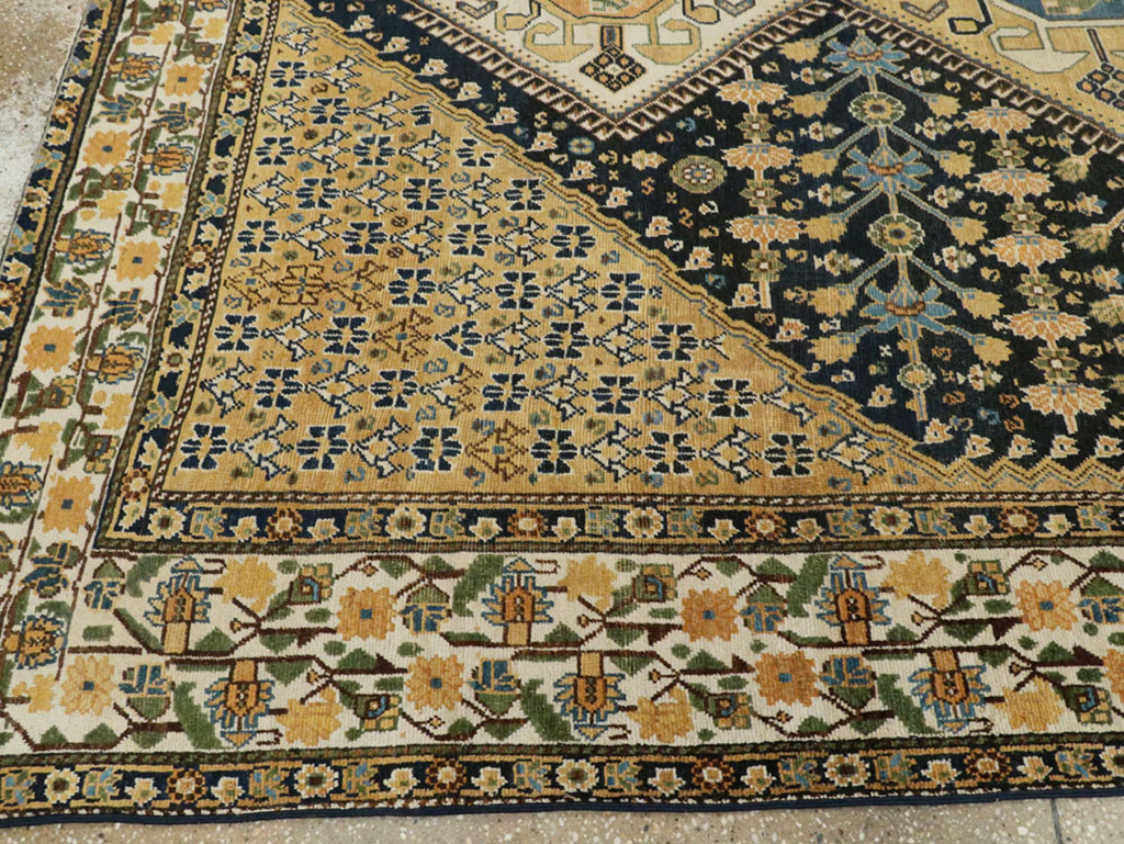 Antique Persian Shiraz Gallery Carpet, No.9147 - Galerie Shabab