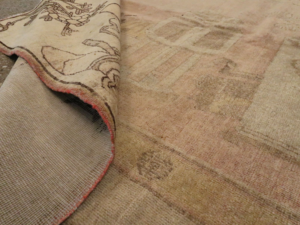 Vintage East Turkestan Khotan Pictorial Carpet, No.9210 - Galerie Shabab