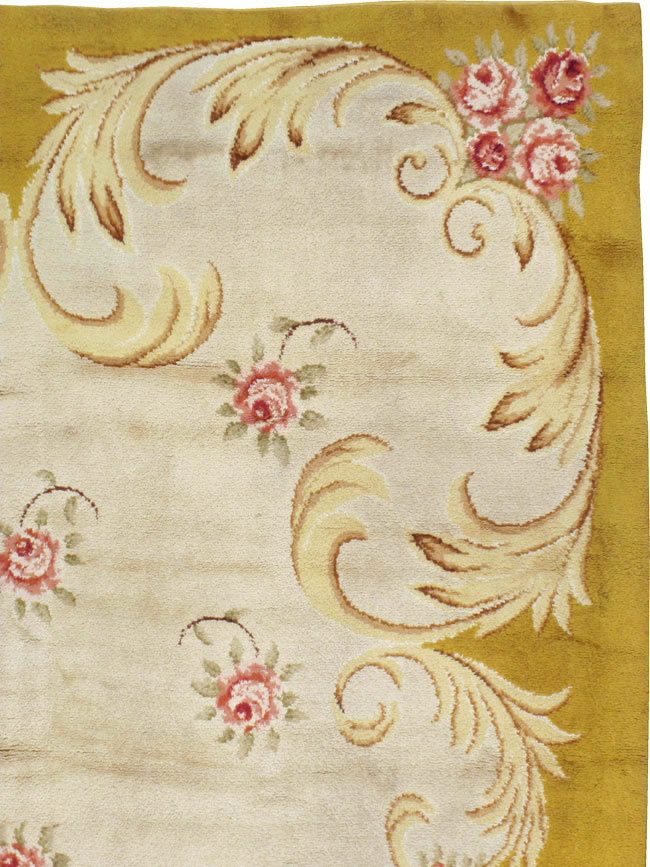 Vintage European Savonnerie Carpet, No.9212 - Galerie Shabab