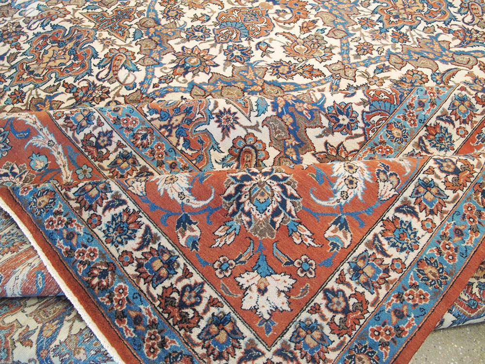 Vintage Persian Isfahan Carpet, No.9238 - Galerie Shabab