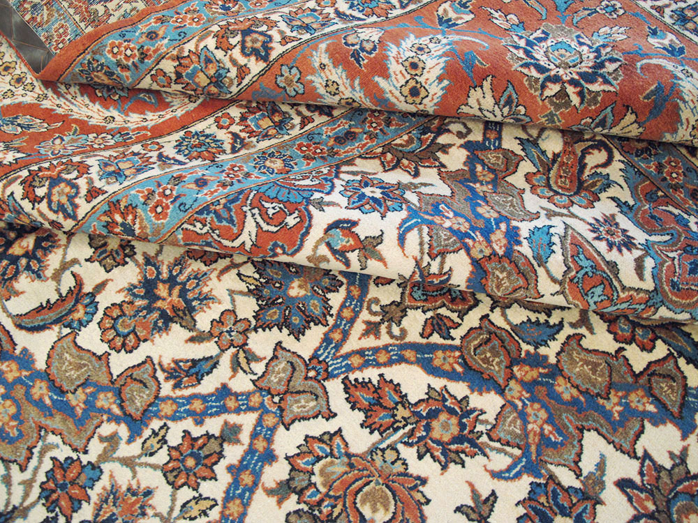 Vintage Persian Isfahan Carpet, No.9238 - Galerie Shabab
