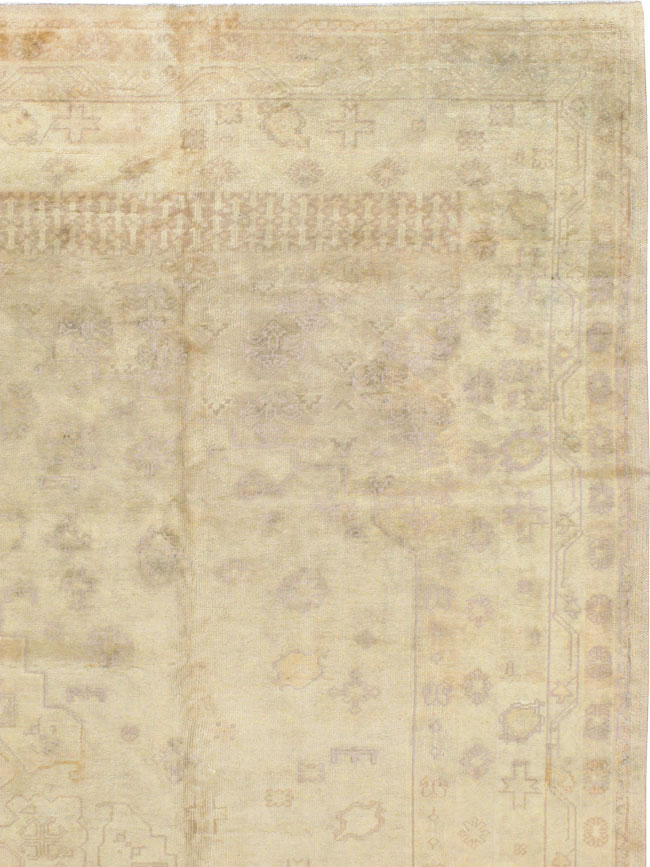 Antique Turkish Oushak Carpet, No.9277 - Galerie Shabab