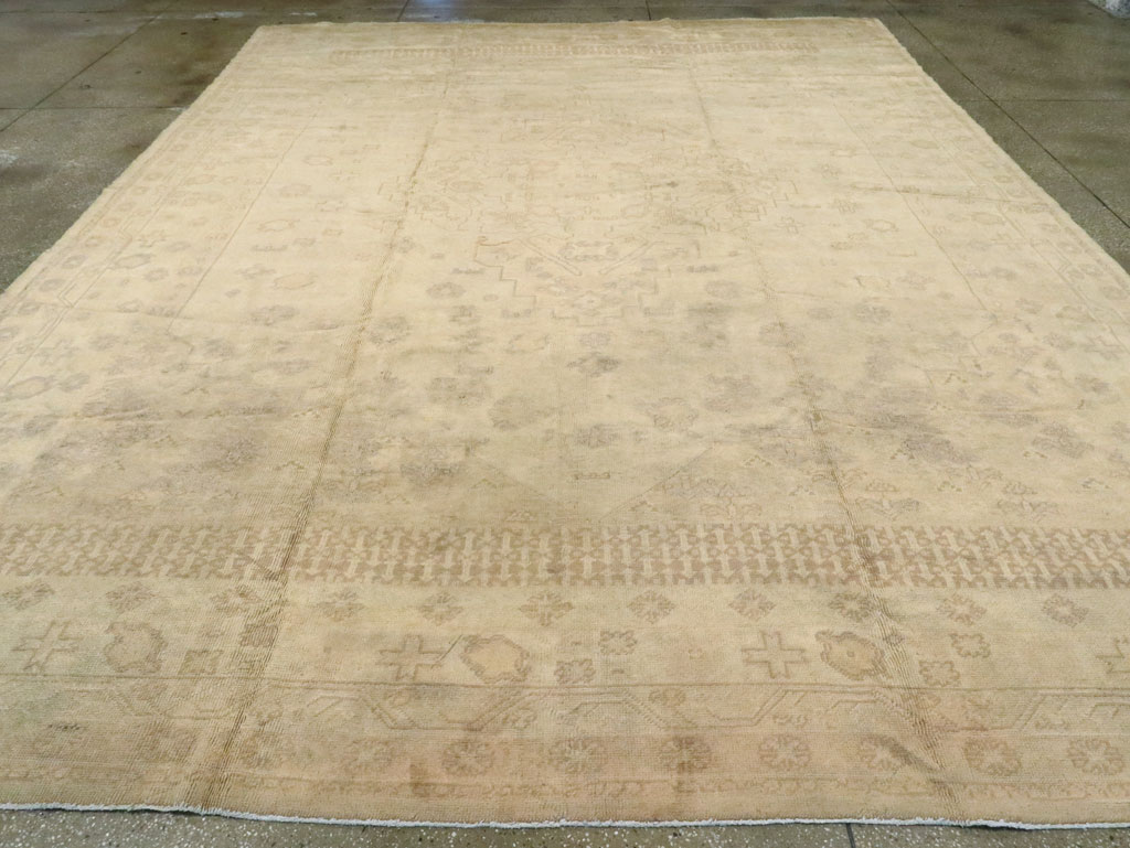 Antique Turkish Oushak Carpet, No.9277 - Galerie Shabab