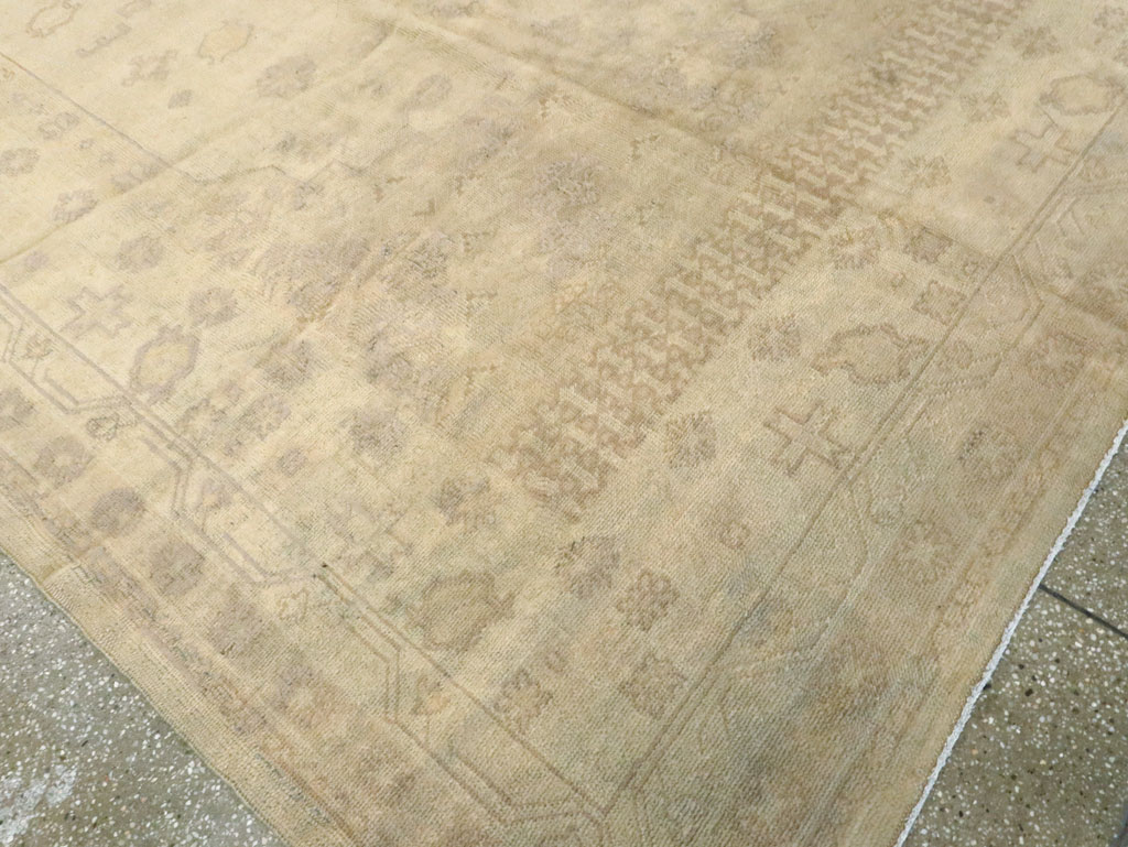 Antique Turkish Oushak Carpet, No.9277 - Galerie Shabab