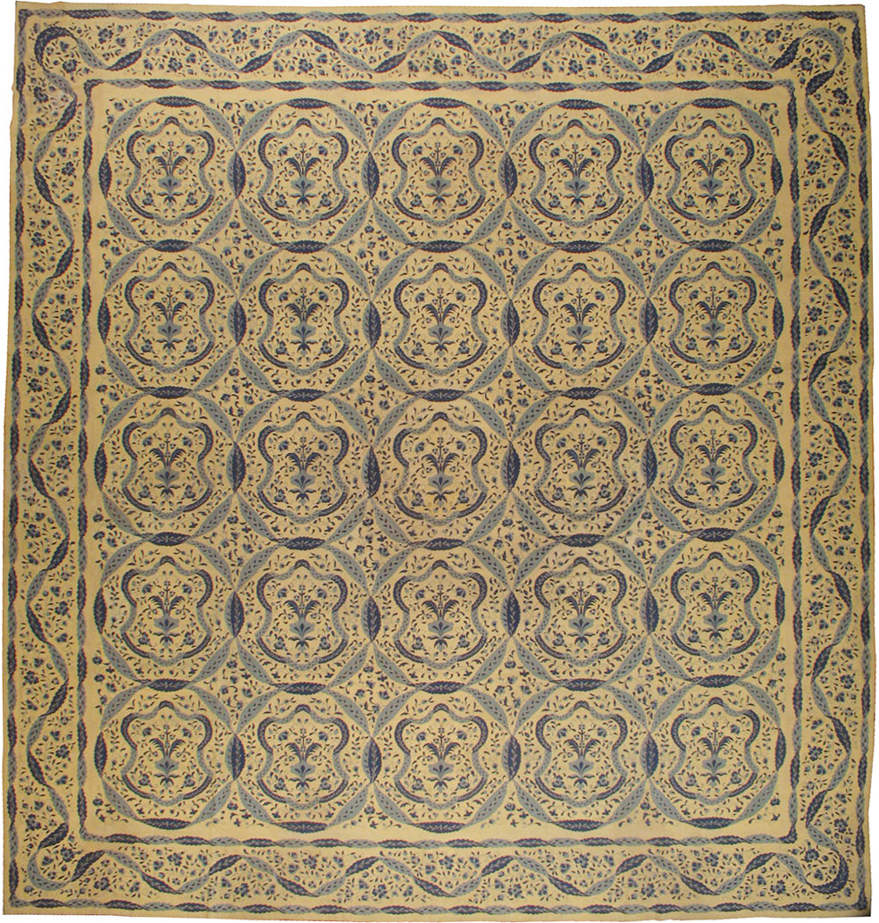 Vintage English Needlepoint Carpet, No.9279 - Galerie Shabab