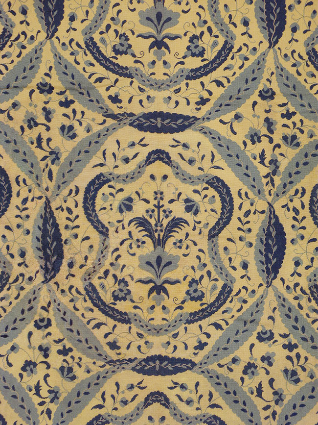 Vintage English Needlepoint Carpet, No.9279 - Galerie Shabab