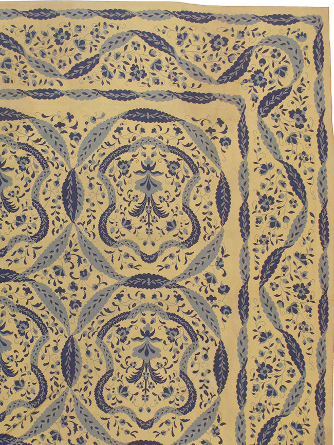 Vintage English Needlepoint Carpet, No.9279 - Galerie Shabab