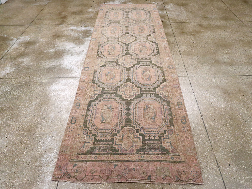 Antique Persian Kurd Bidjar Wide Gallery Runner, No.9328 - Galerie Shabab