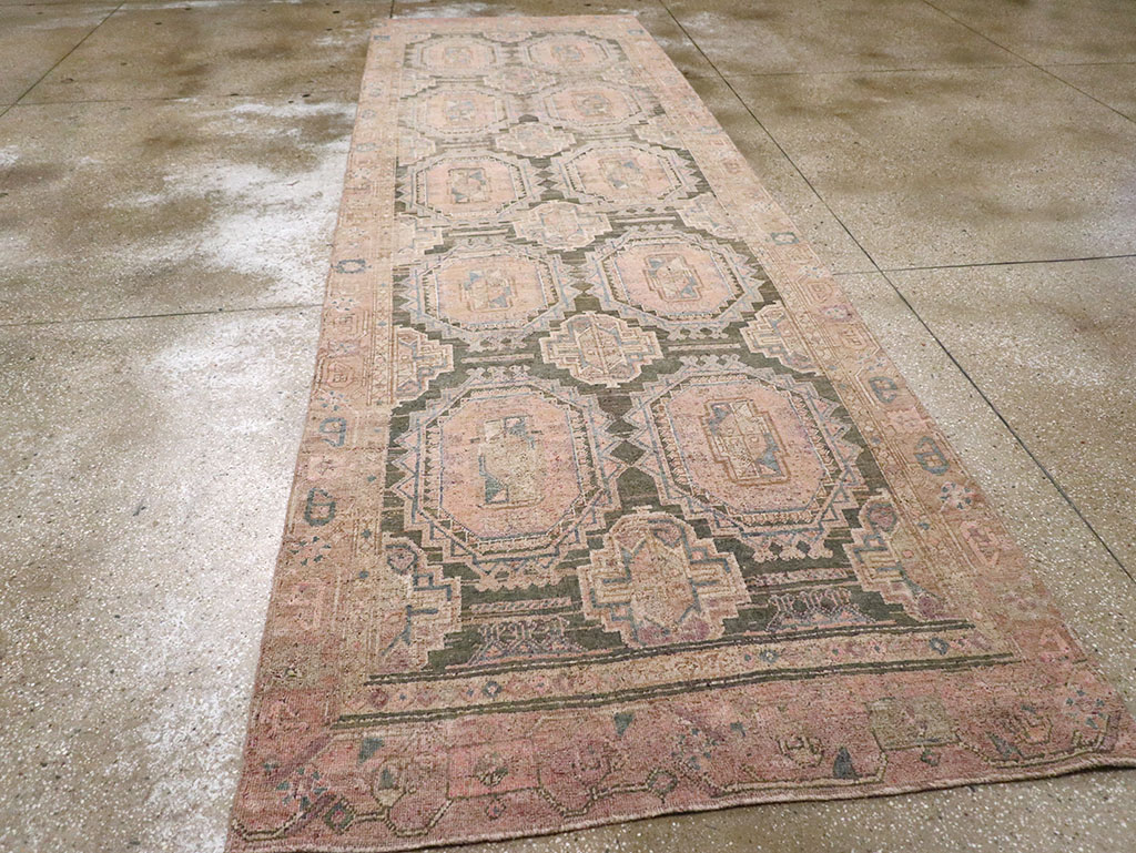Antique Persian Kurd Bidjar Wide Gallery Runner, No.9328 - Galerie Shabab