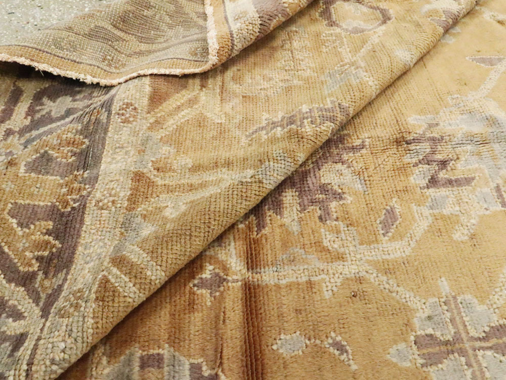 Vintage Turkish Oushak Small Room Size Carpet, No.9359 - Galerie Shabab