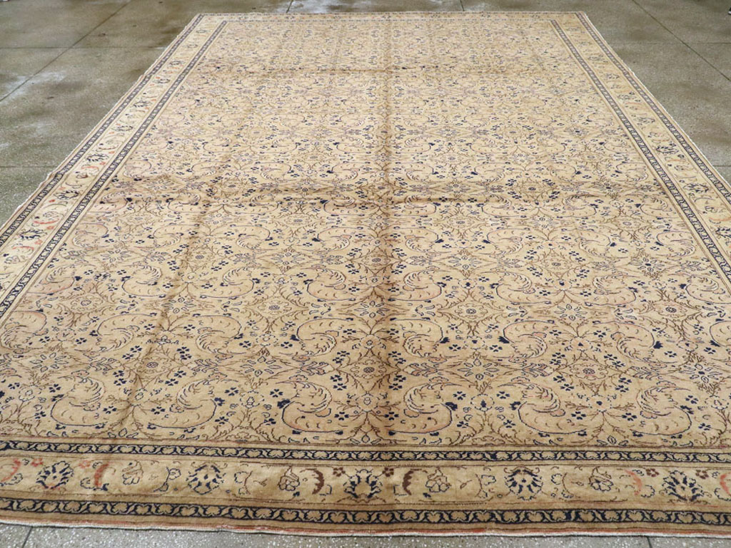 Vintage Turkish Sivas Room Size Carpet, No.9367 - Galerie Shabab
