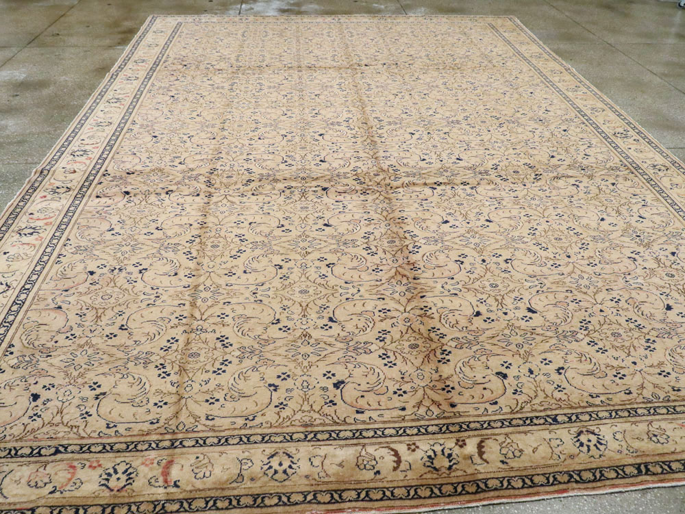Vintage Turkish Sivas Room Size Carpet, No.9367 - Galerie Shabab