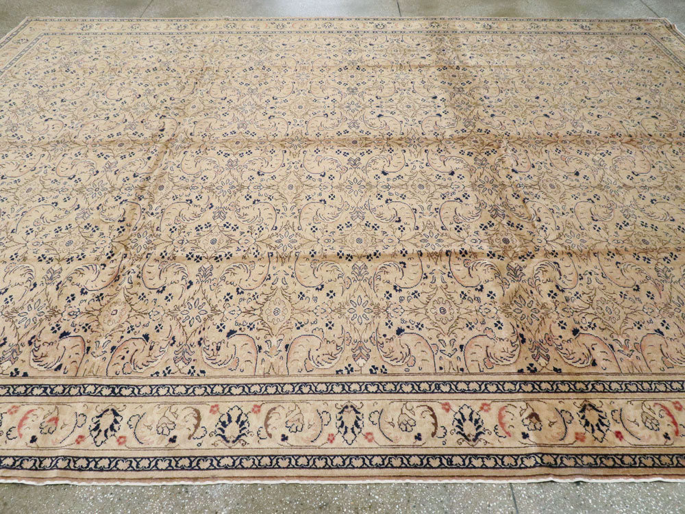 Vintage Turkish Sivas Room Size Carpet, No.9367 - Galerie Shabab