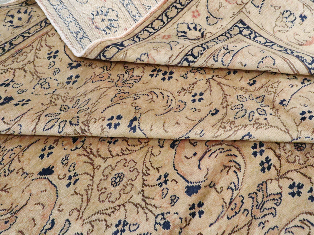 Vintage Turkish Sivas Room Size Carpet, No.9367 - Galerie Shabab