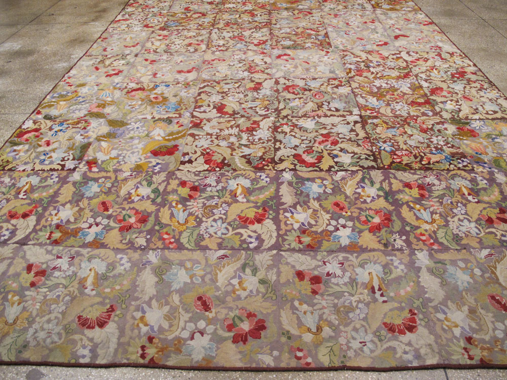 A Needlepoint Carpet, No.9376 - Galerie Shabab