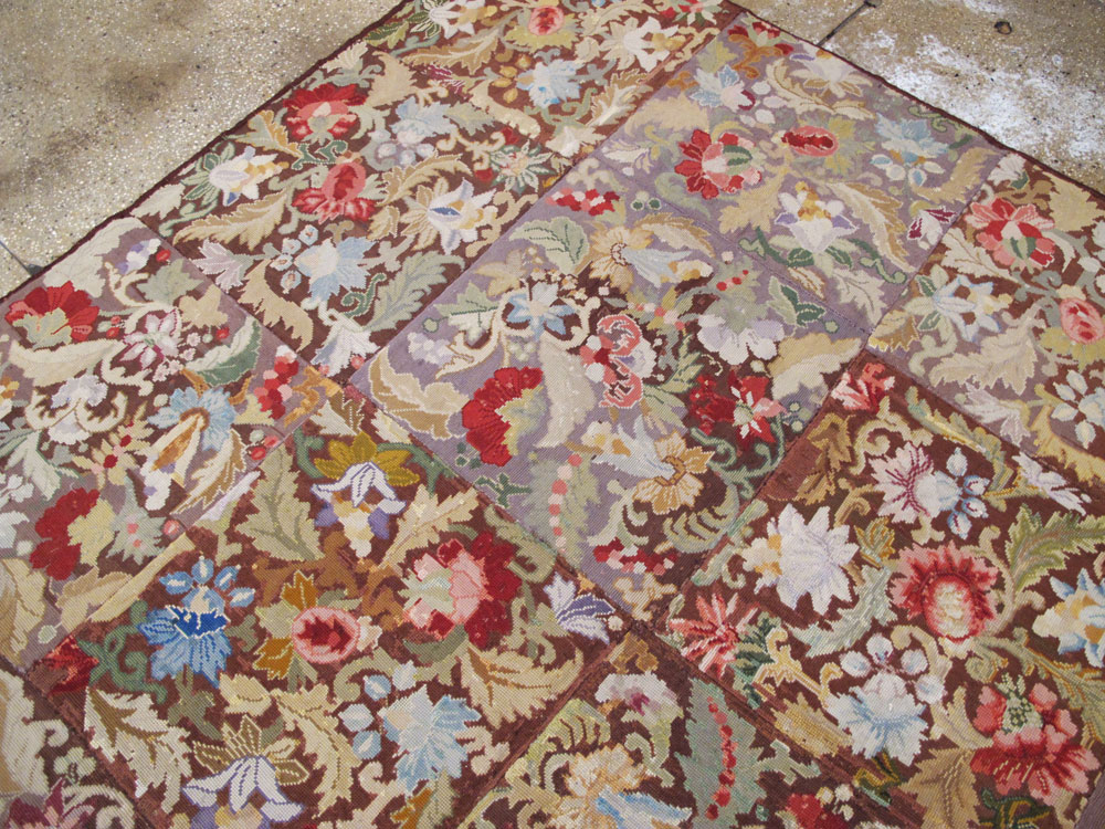 A Needlepoint Carpet, No.9376 - Galerie Shabab