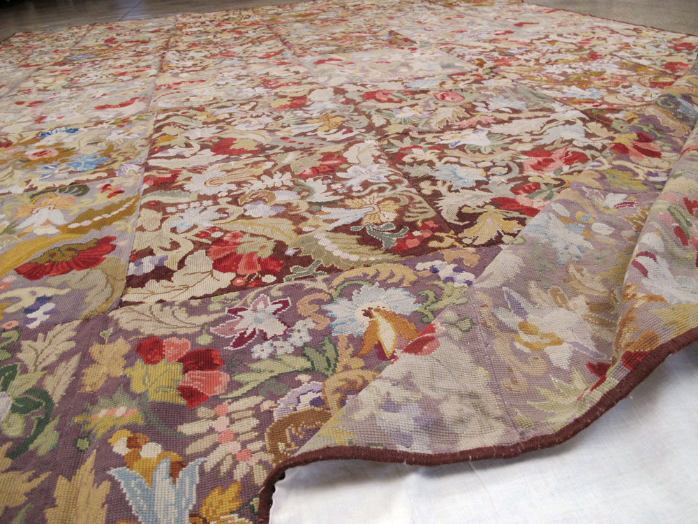 A Needlepoint Carpet, No.9376 - Galerie Shabab