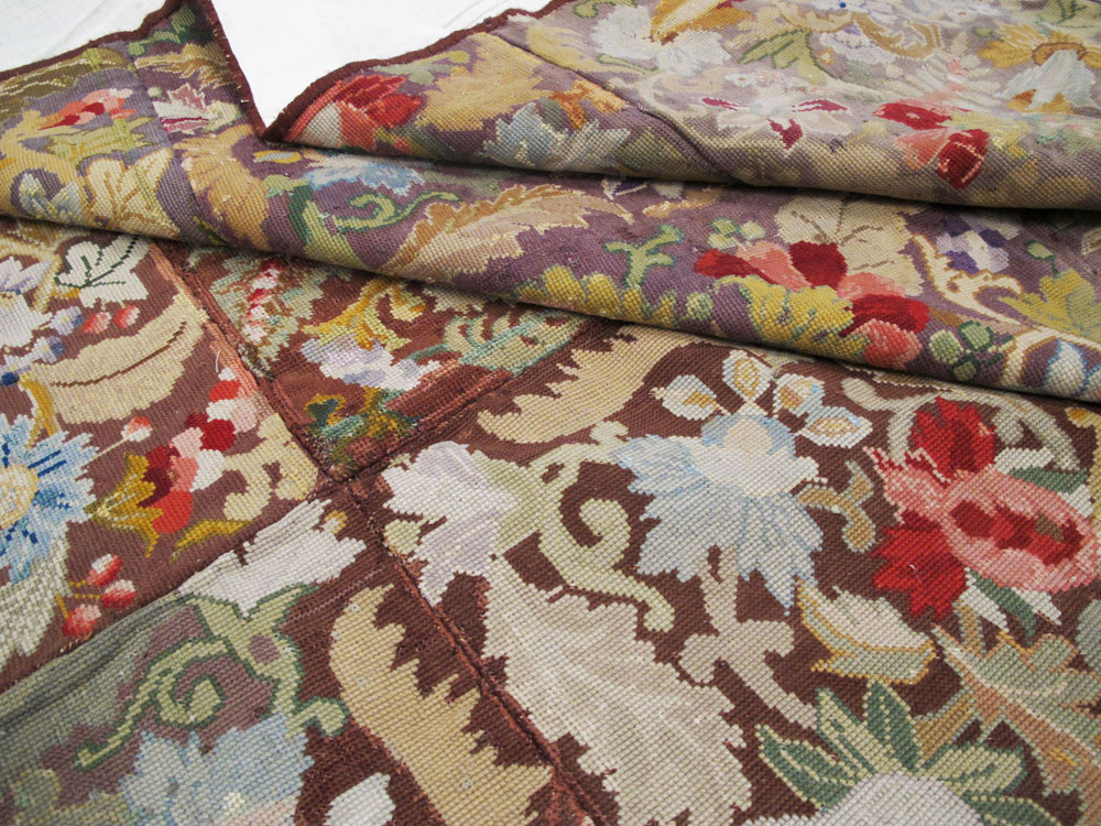 A Needlepoint Carpet, No.9376 - Galerie Shabab