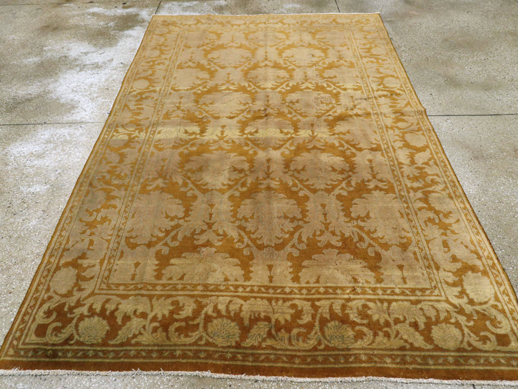 A Lahore Carpet, No.9378 - Galerie Shabab