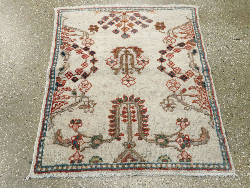 Antique Persian Mahal Rug, No.9460 - Galerie Shabab