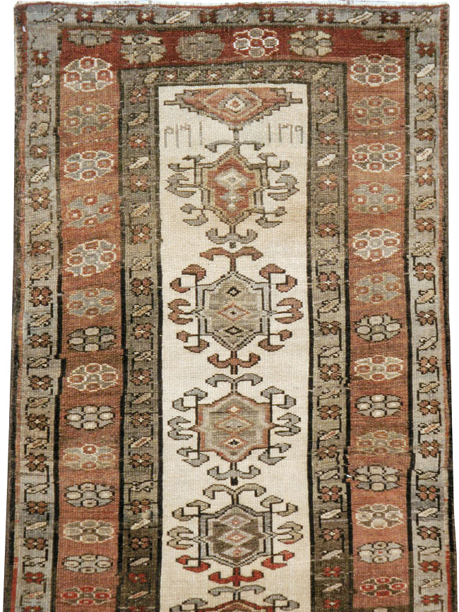 Antique Persian Kurdish Runner, No.9487 - Galerie Shabab