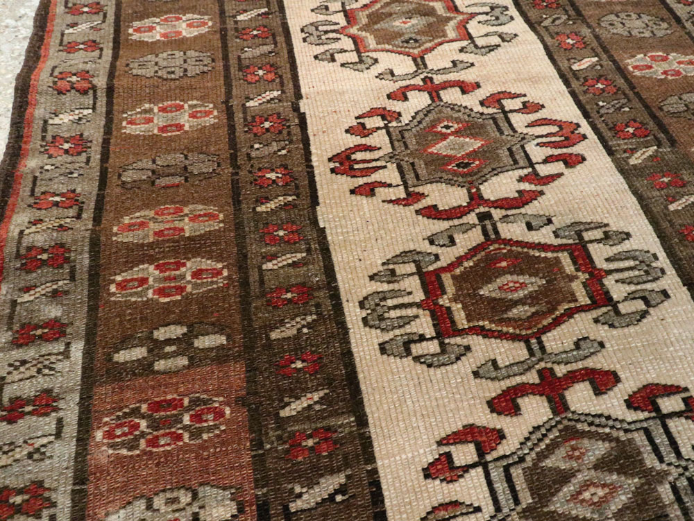 Antique Persian Kurdish Runner, No.9487 - Galerie Shabab
