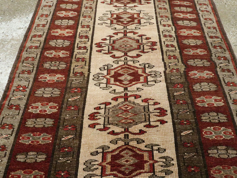 Antique Persian Kurdish Runner, No.9487 - Galerie Shabab