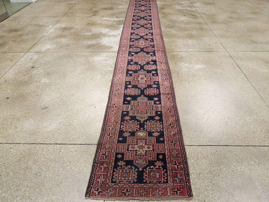 Antique Anatolian Runner, No.9525 - Galerie Shabab