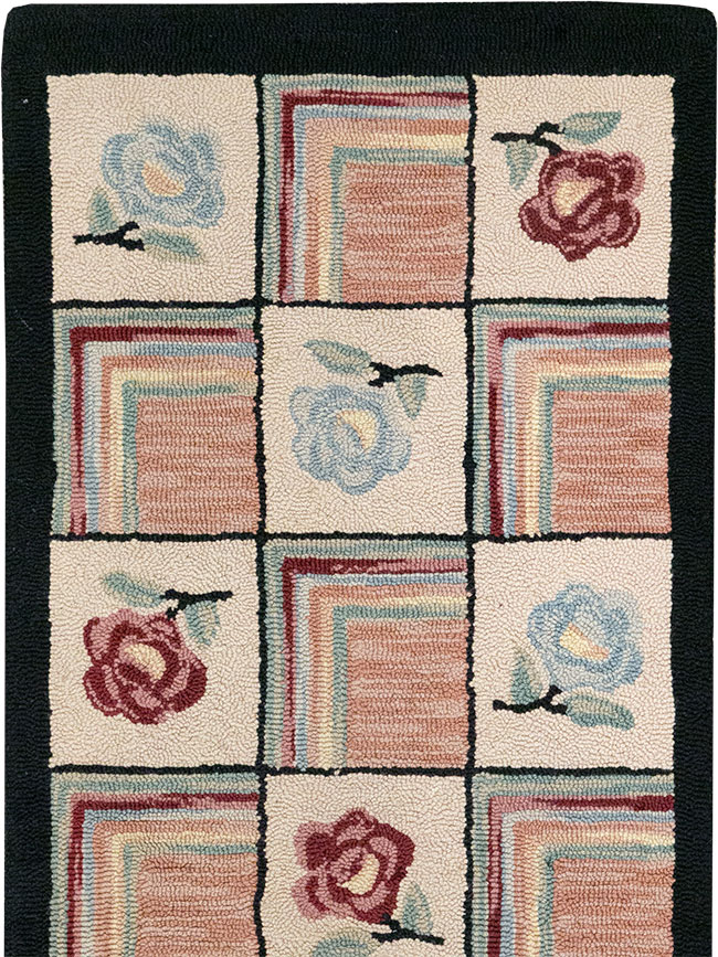 A Hook Rug Runner, No.9528 - Galerie Shabab
