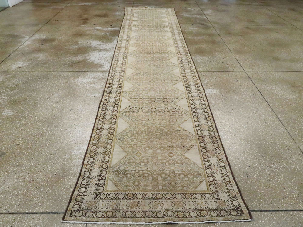 Antique Persian Malayer Runner, No.9542 - Galerie Shabab