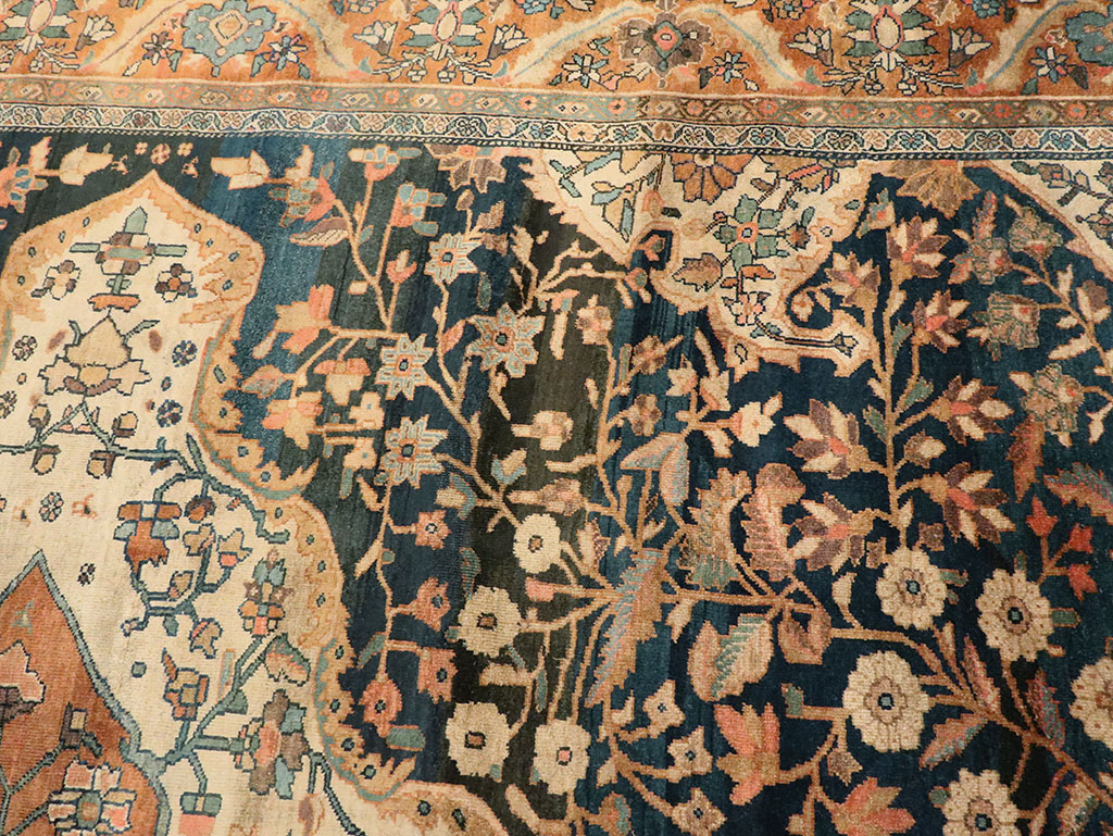 Antique Persian Fereghan Sarouk Carpet, No.9567 - Galerie Shabab