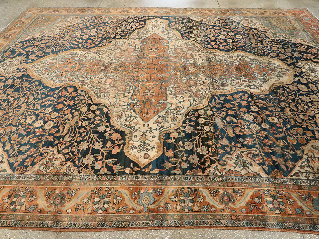 Antique Persian Fereghan Sarouk Carpet, No.9567 - Galerie Shabab