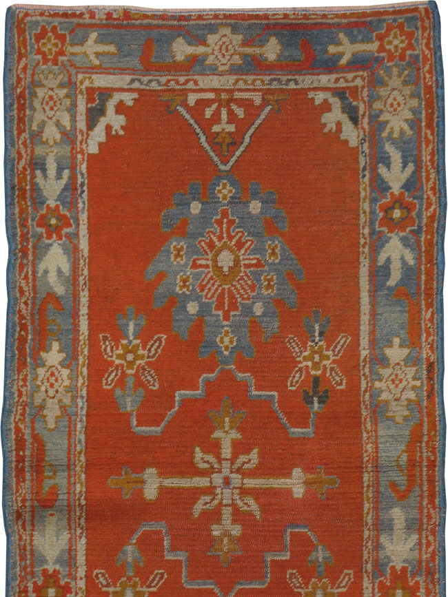 An Oushak Runner, No.9578 - Galerie Shabab