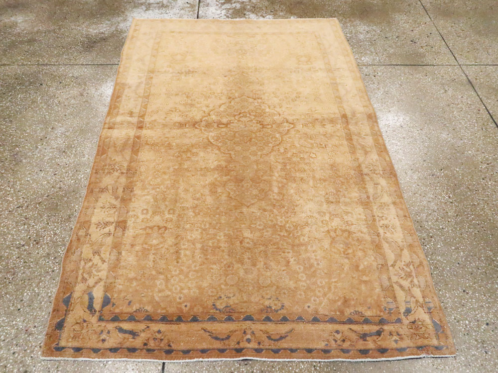 An Agra Rug, No.9594 - Galerie Shabab