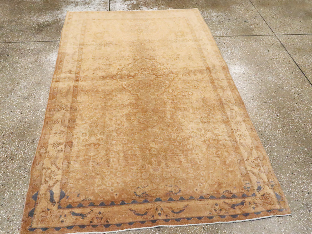 An Agra Rug, No.9594 - Galerie Shabab