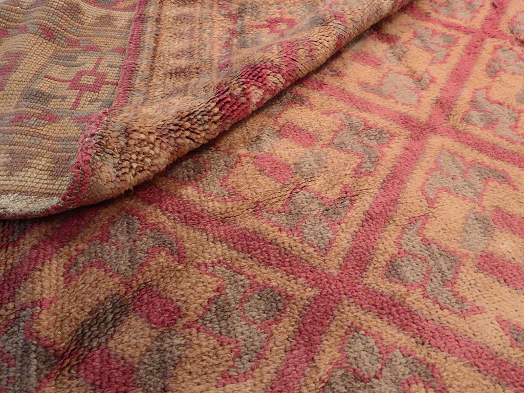 Vintage Austrian Continental Carpet, No.9595 - Galerie Shabab