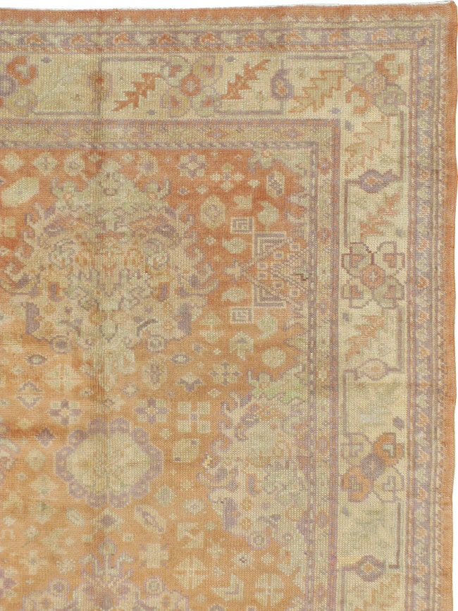 Antique Oushak Square Carpet, No.9603 - Galerie Shabab