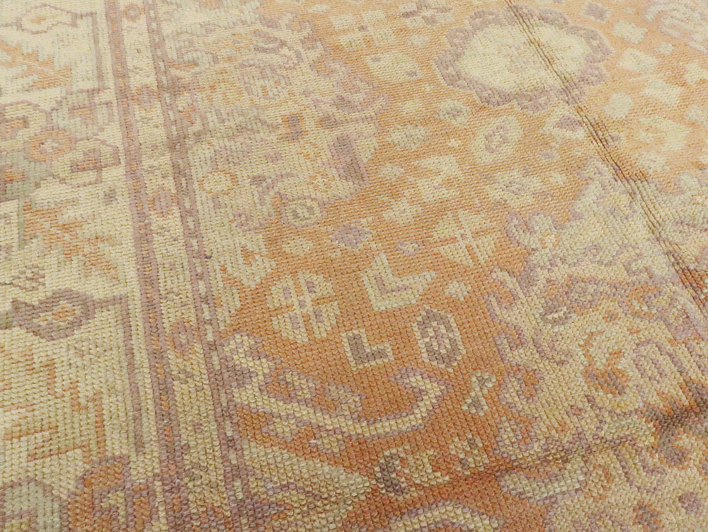 Antique Oushak Square Carpet, No.9603 - Galerie Shabab