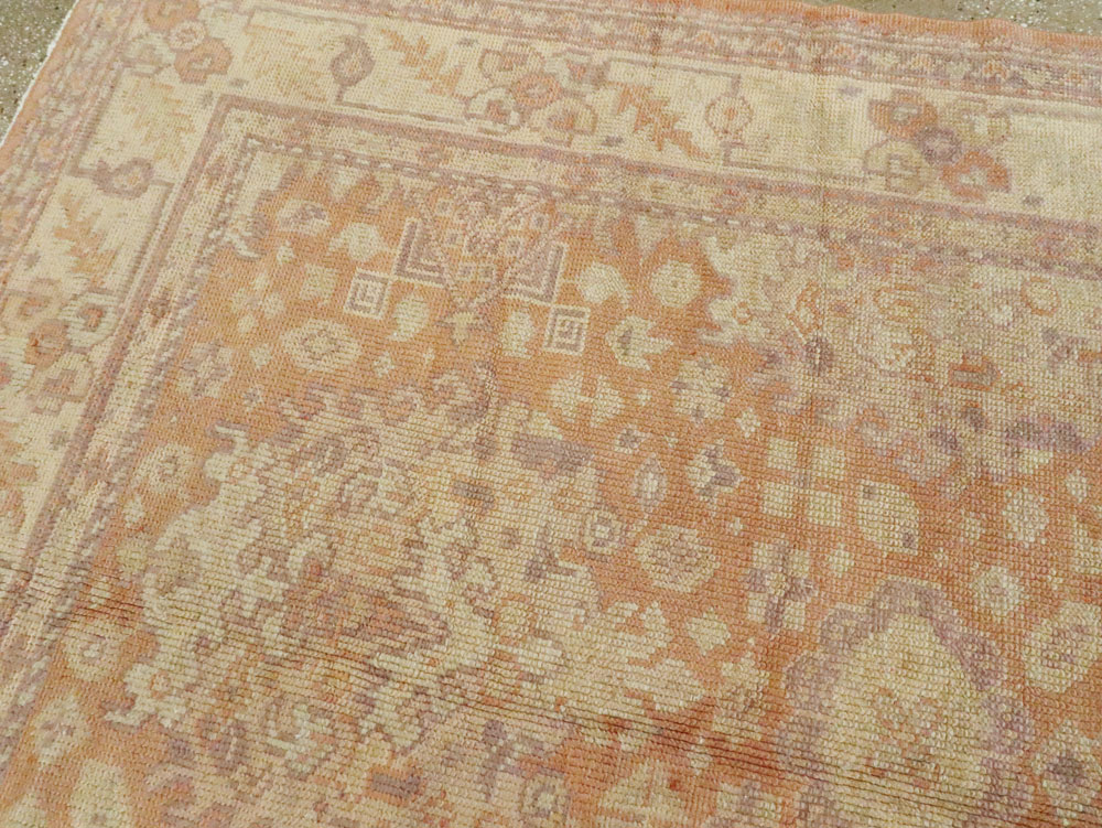 Antique Oushak Square Carpet, No.9603 - Galerie Shabab